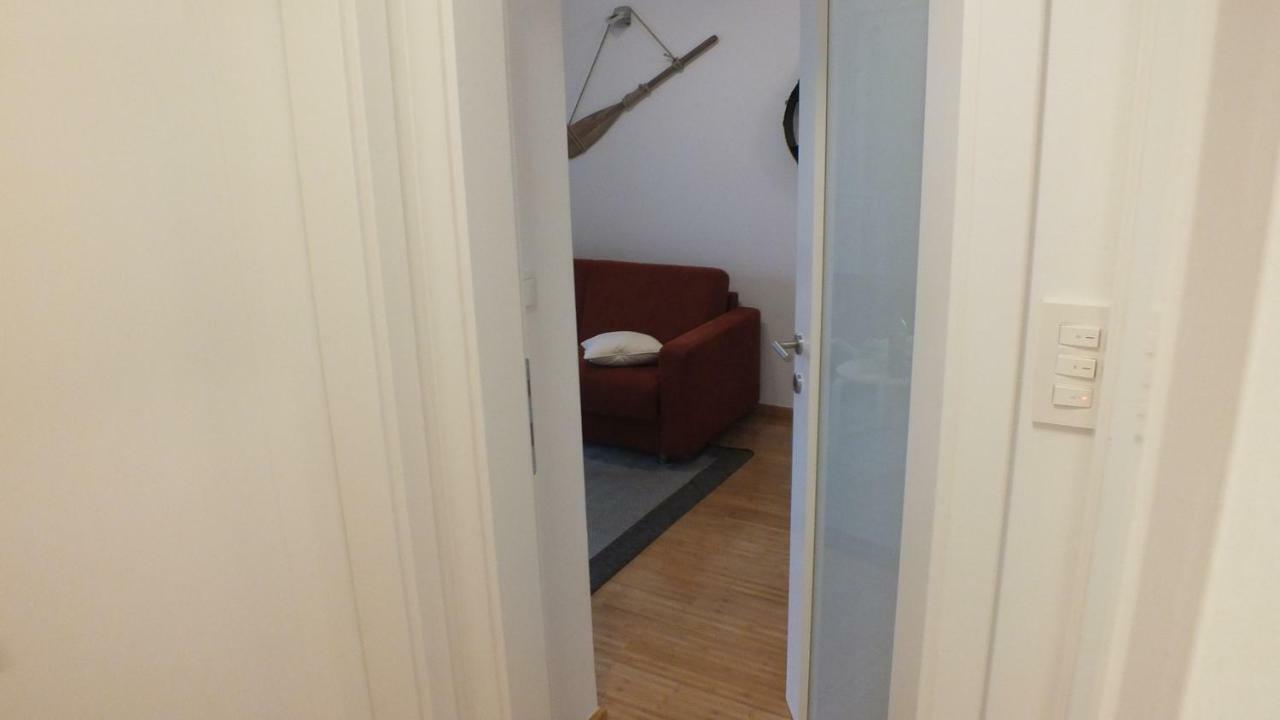 Apartment Paulina Novalja Exterior photo